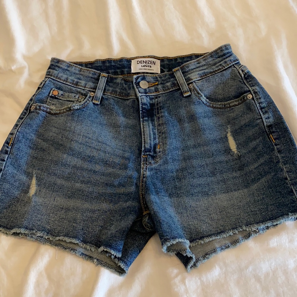 Levi Denizen high rise shorts